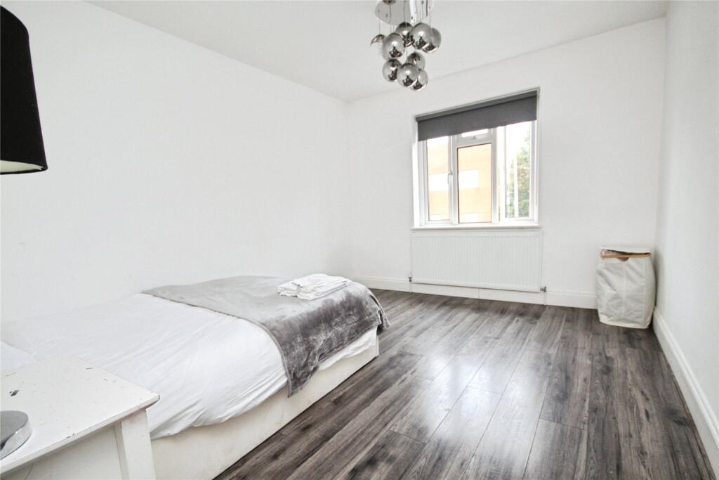 Apartment in Romford, Chadwell Heath - View 3