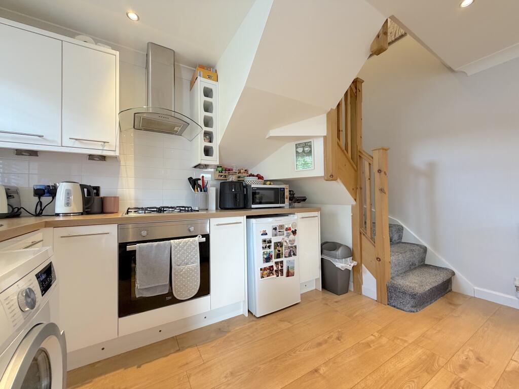 House in Wolverhampton, West Midlands - More