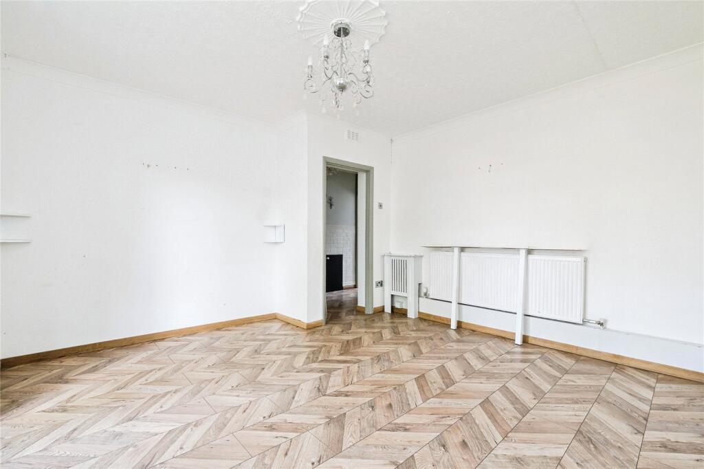 Apartment in Thurrock, Essex - More
