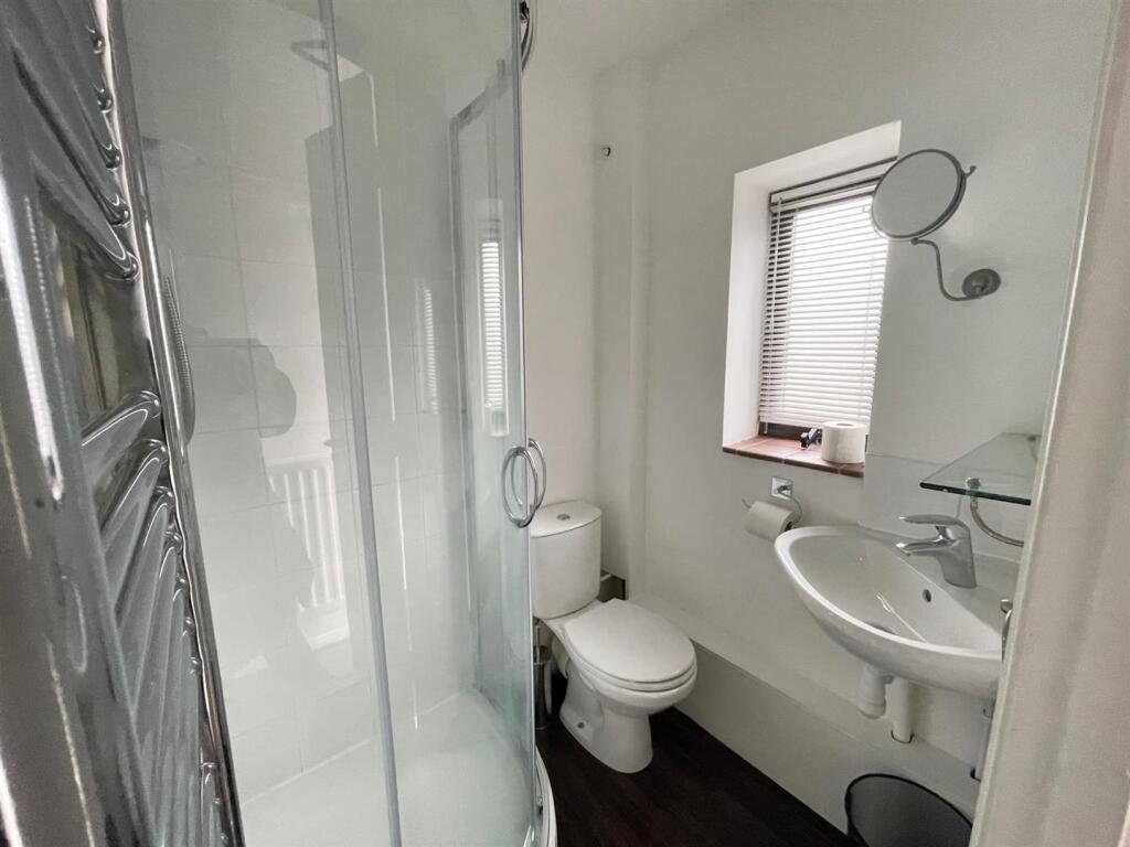 Apartment in Warrington - More