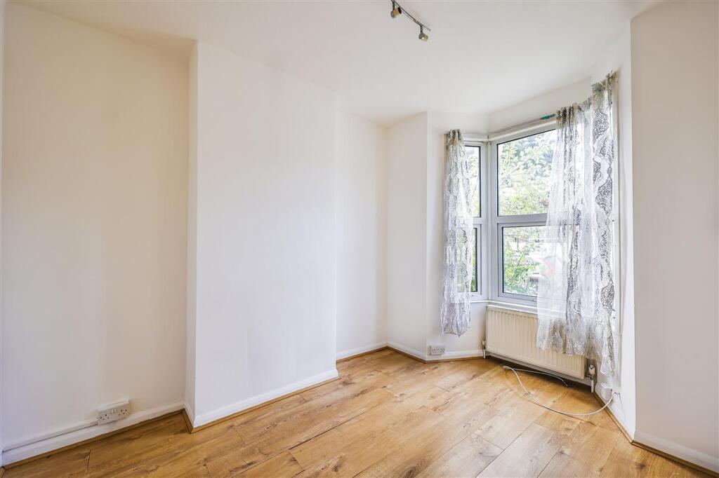 House in London, Purley - View 3