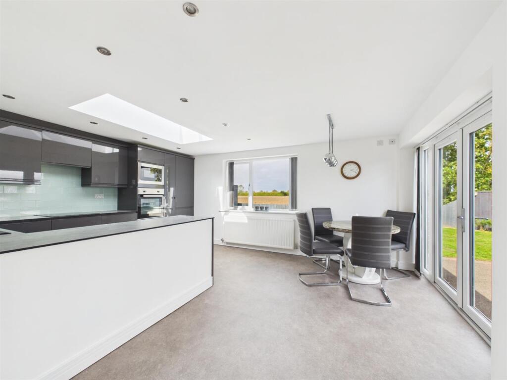 House in East Lindsey, Bilsby - More