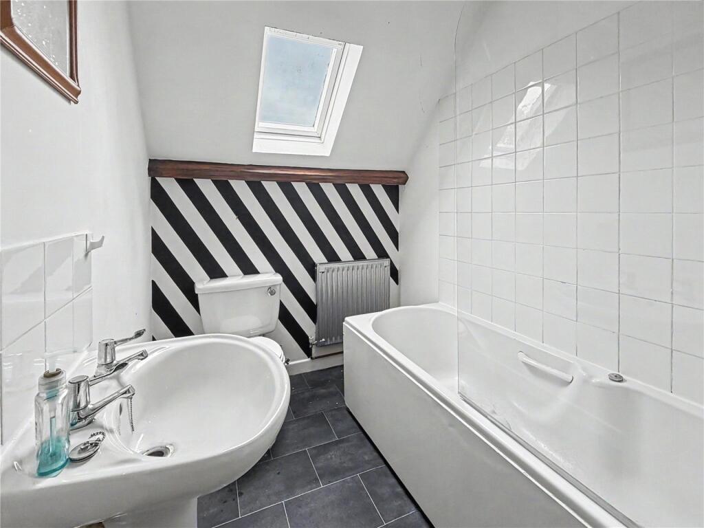 Apartment in Bournemouth, Boscombe - More