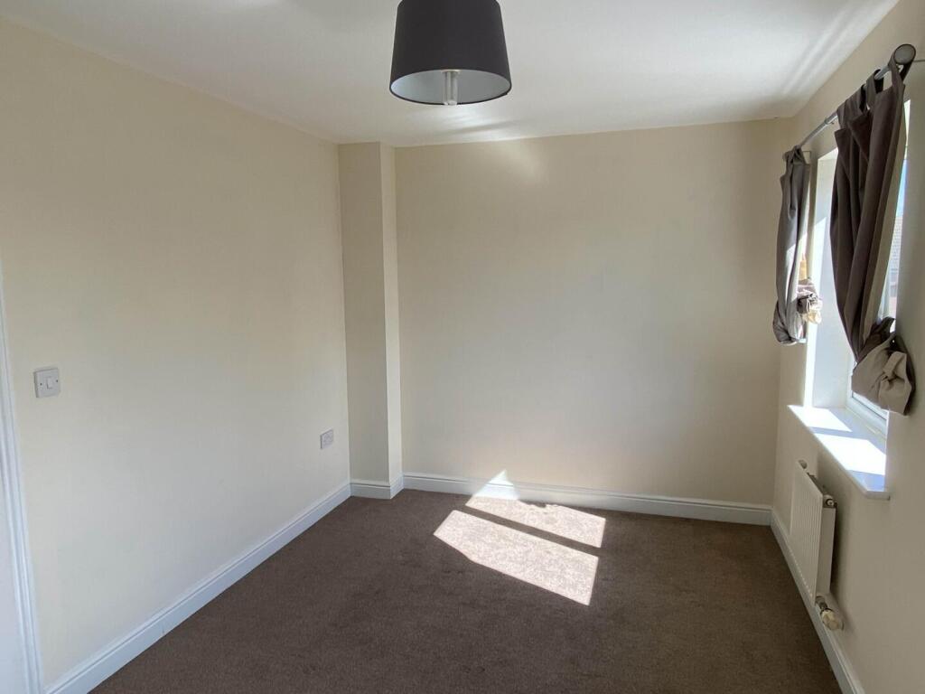 House in Gillingham, Rainham Mark - View 4