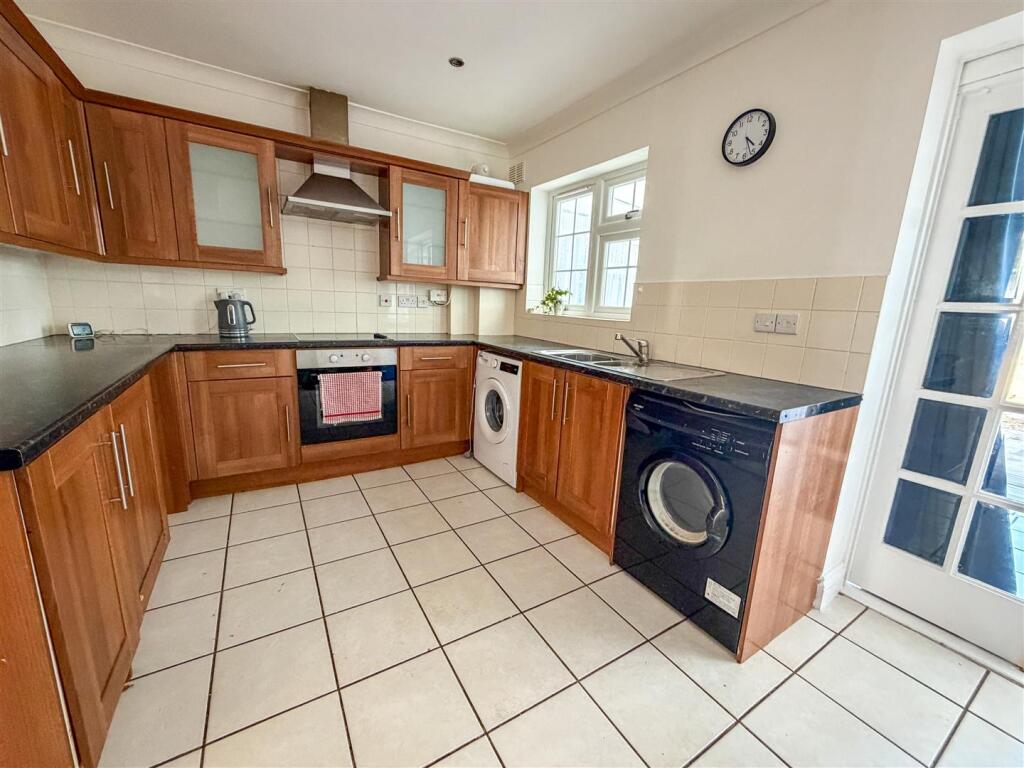 House in Clacton-on-Sea, Great Clacton - View 2
