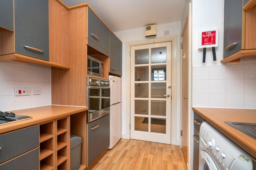 Apartment in Edinburgh - View 5