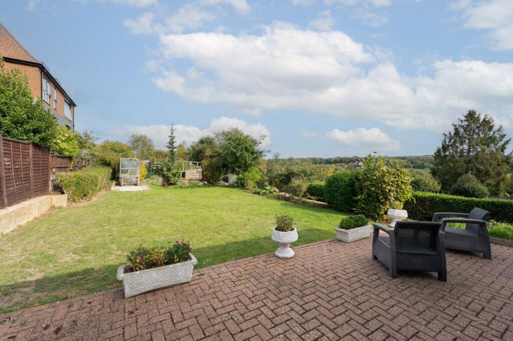 House in Croydon - View 5