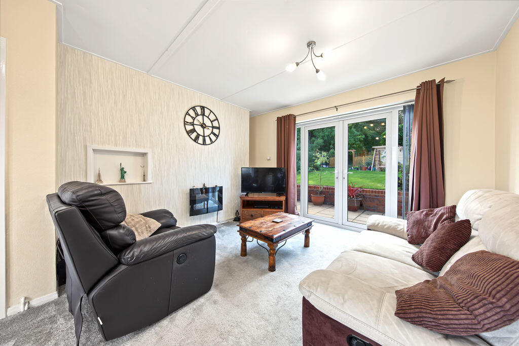 Levens Way, Newbold, Chesterfield photo 4