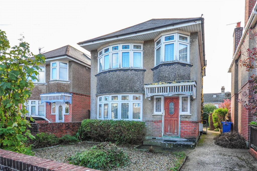 3-bed detached on Pearson Avenue, Parkstone, Poole, Dorset, BH14, £325,000