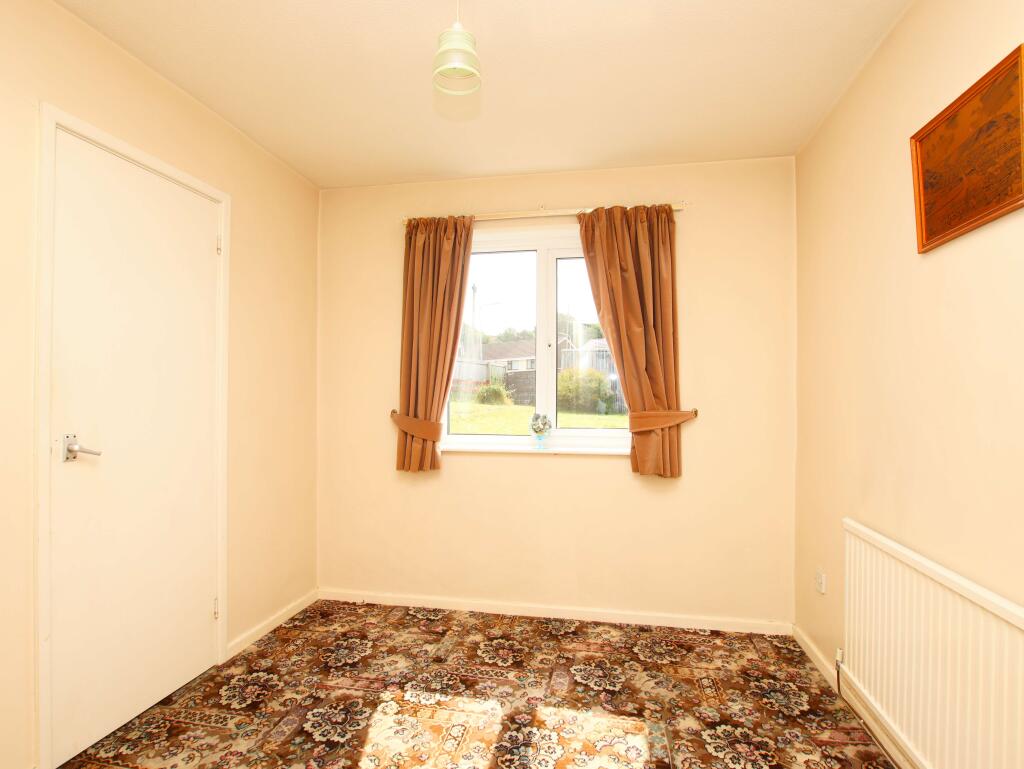 House in Cardiff, Tonyrefail - View 4