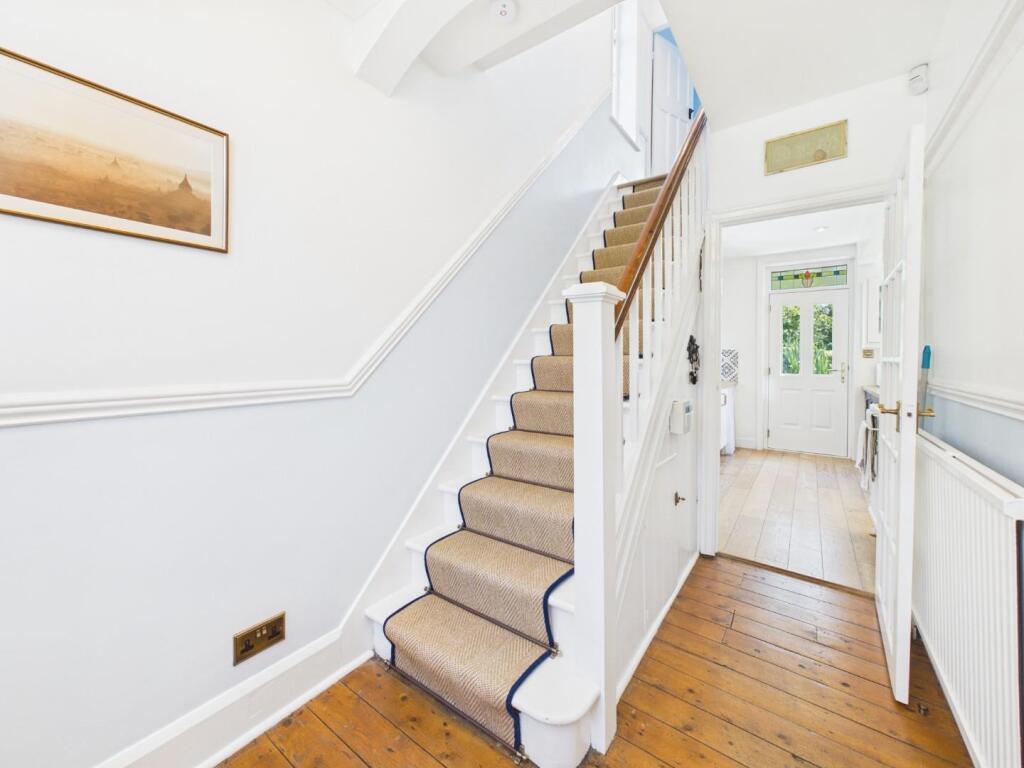 House in Bradford, Keighley - View 2