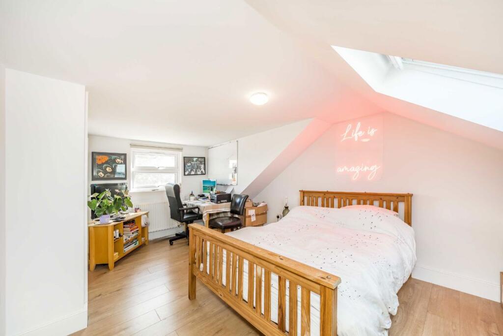 Apartment in London - View 5
