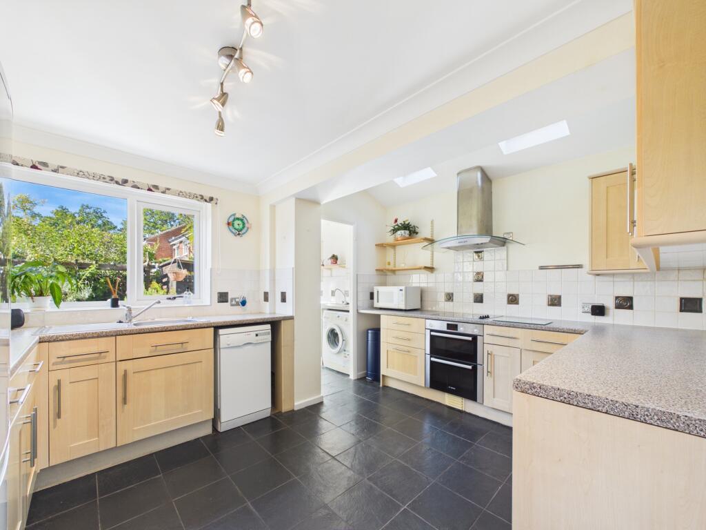 House in Redhill - View 4