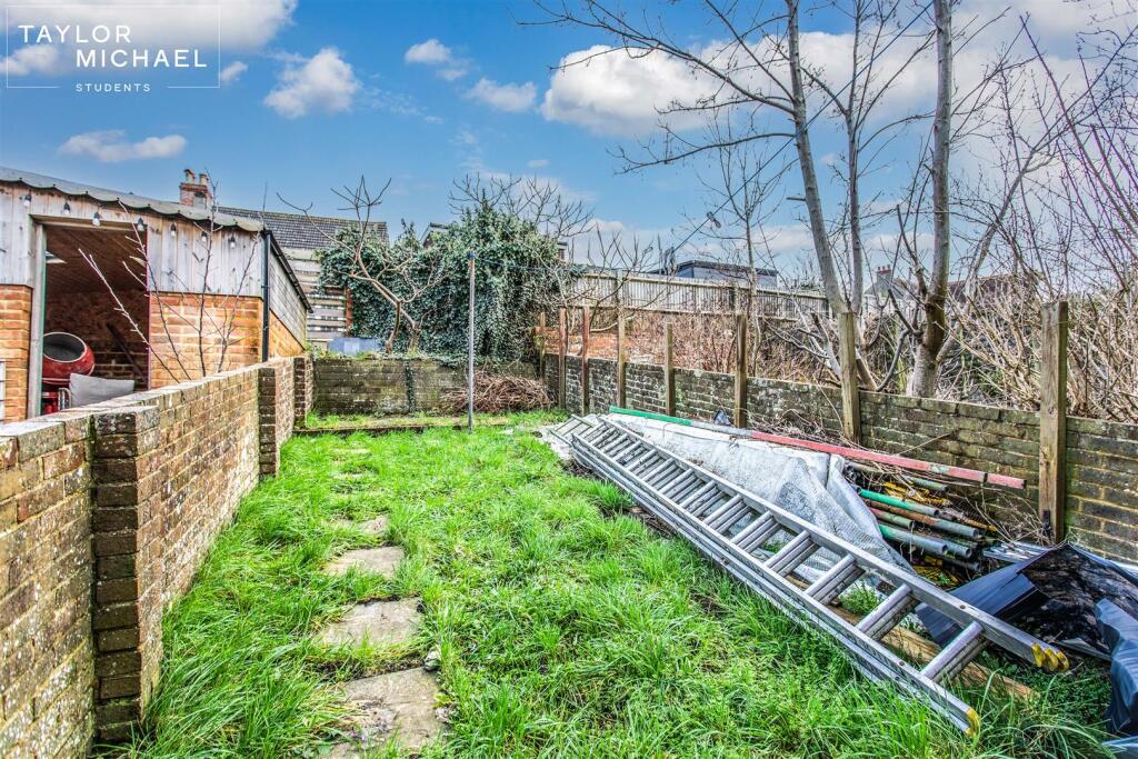 4 bedroom terraced house for rent