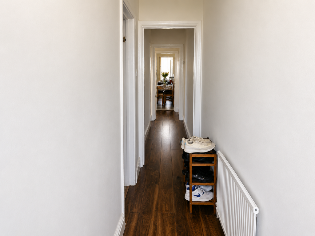 House in Guildford - View 2