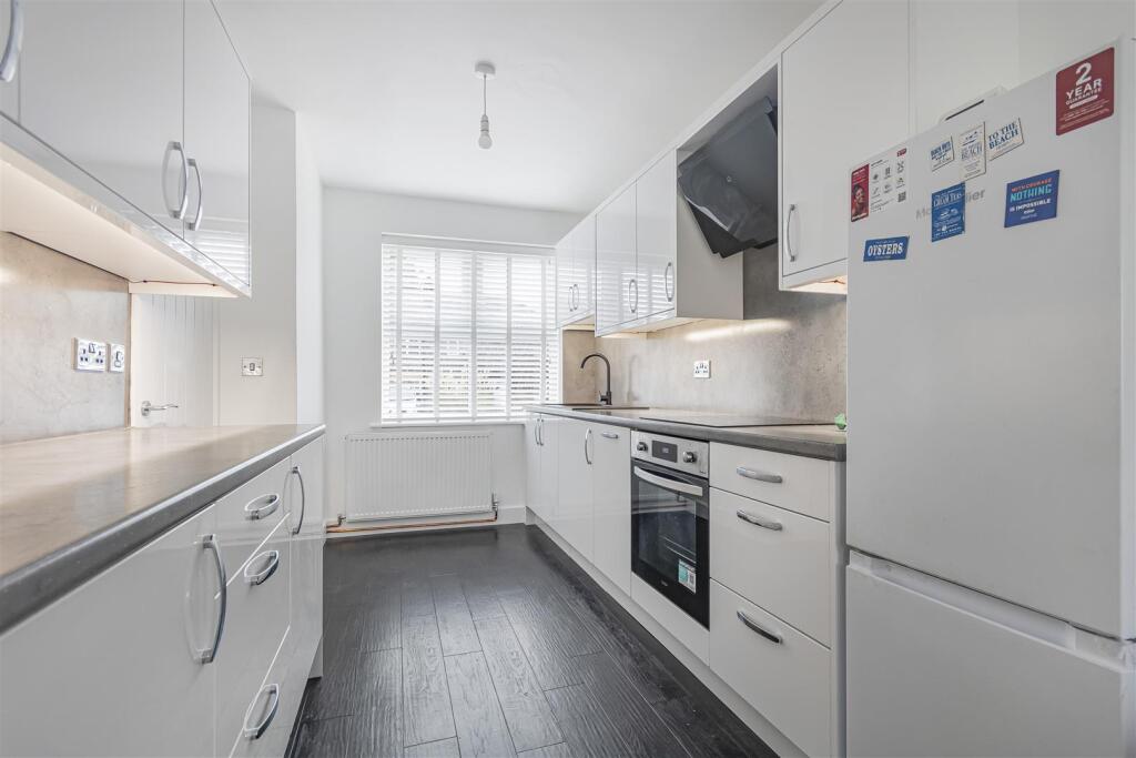 House in Leeds, New Scarborough, Westfield - View 5