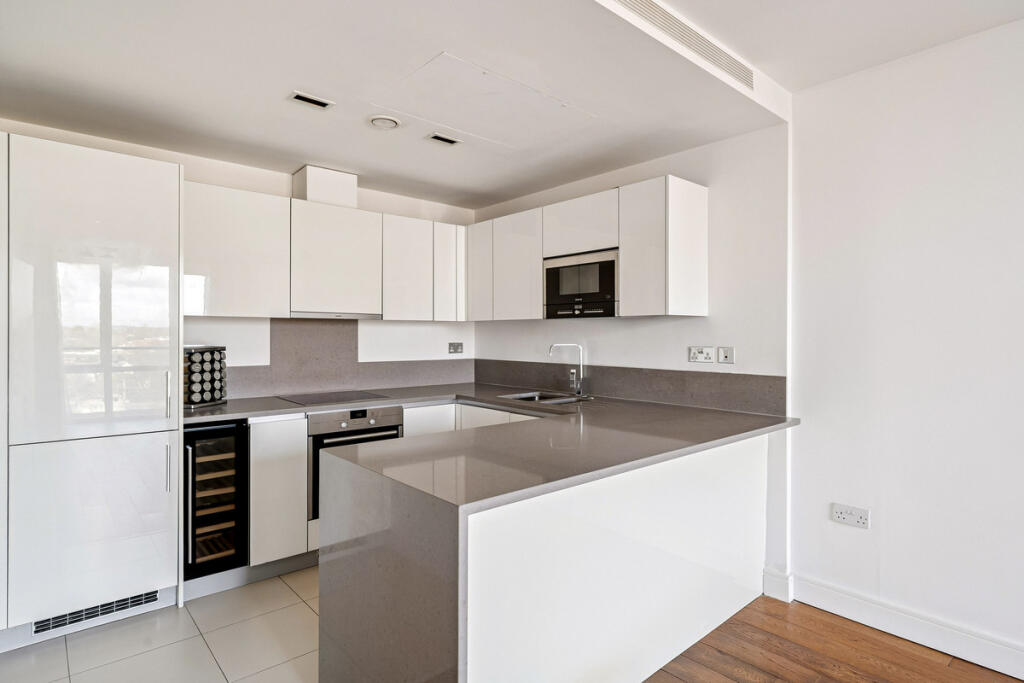 Apartment in London, Dickens Yard, Park Royal - View 3
