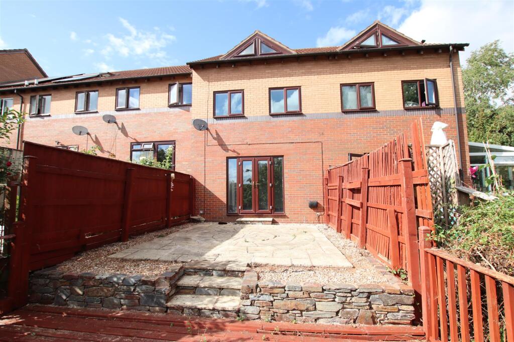 Main image of property: Farm Hill, Exeter