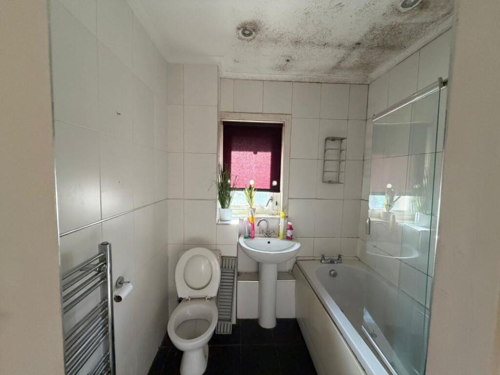 21 Huntingtower Road, Baillieston, Glasgow, Lanarkshire, G69 7BH photo 4