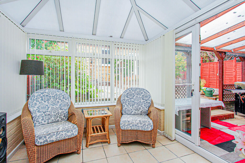 House in Irthlingborough, North Northamptonshire - View 5