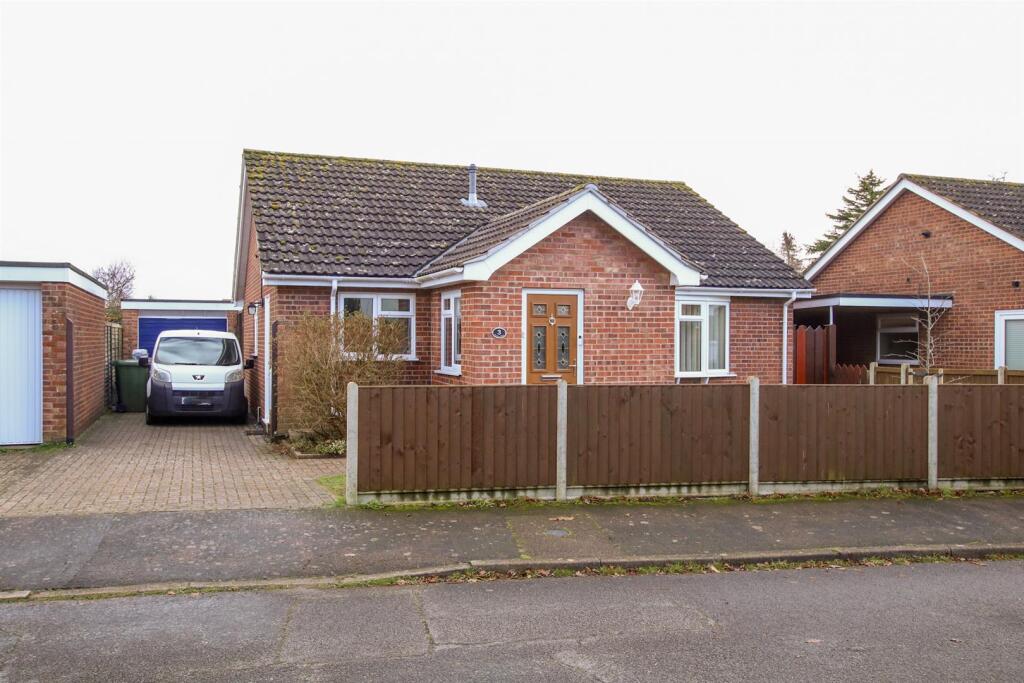 Main image of property: Buxlow Close, Knodishall,