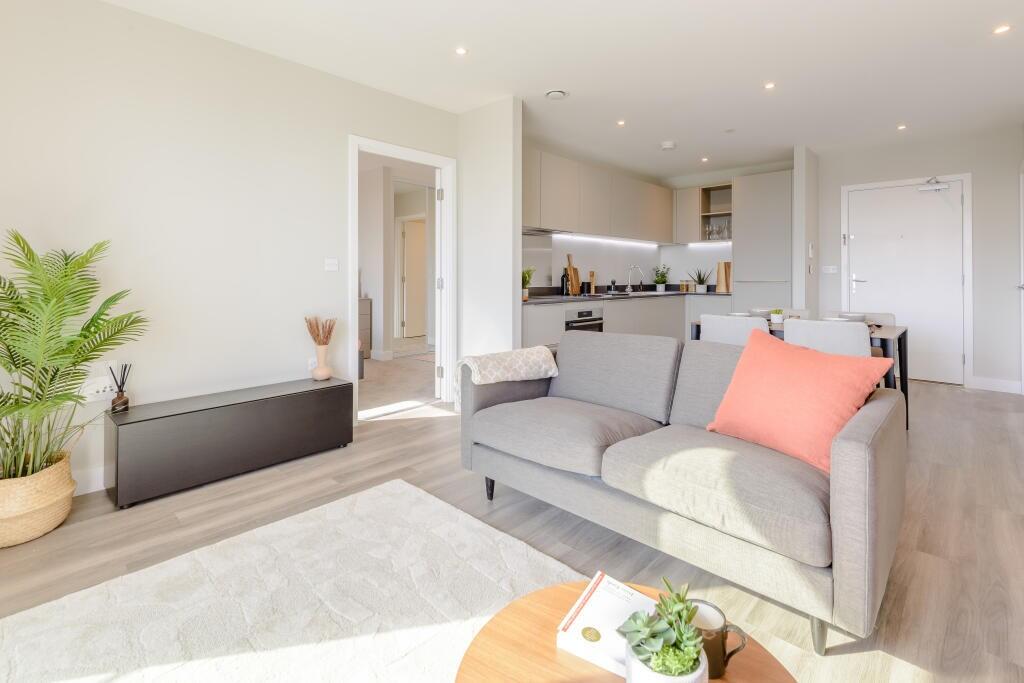 Main image of property: Lionel Road South, London, TW8