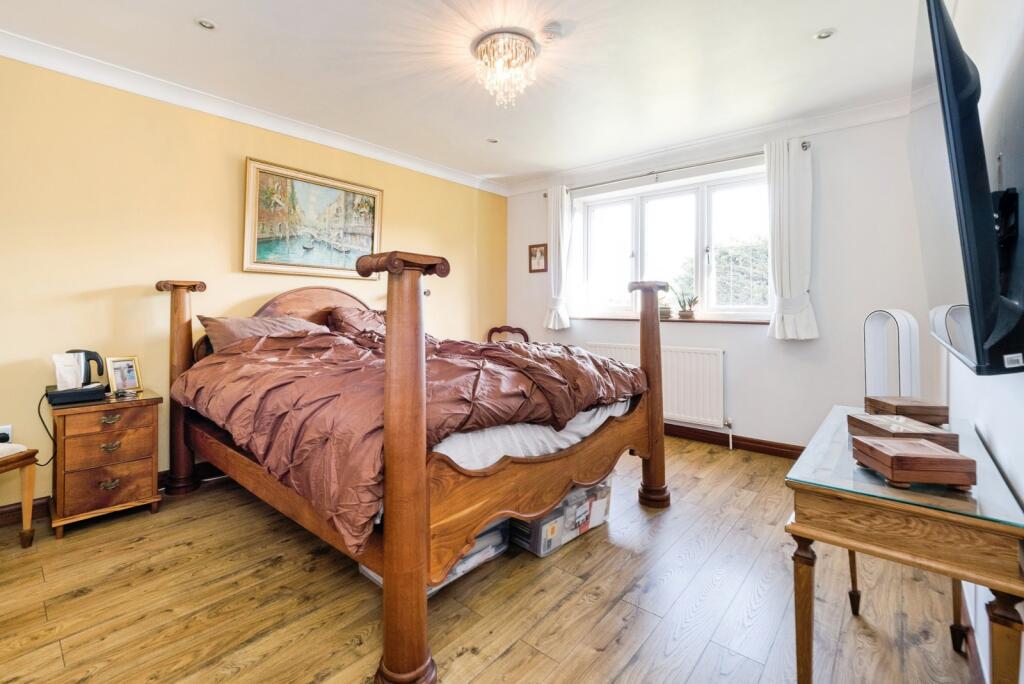 House in Rainham - View 5