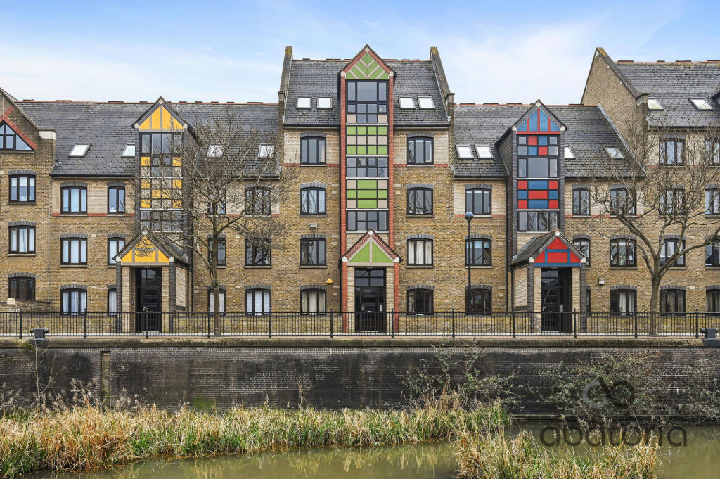 Main image of property: Discovery Walk, London, E1W