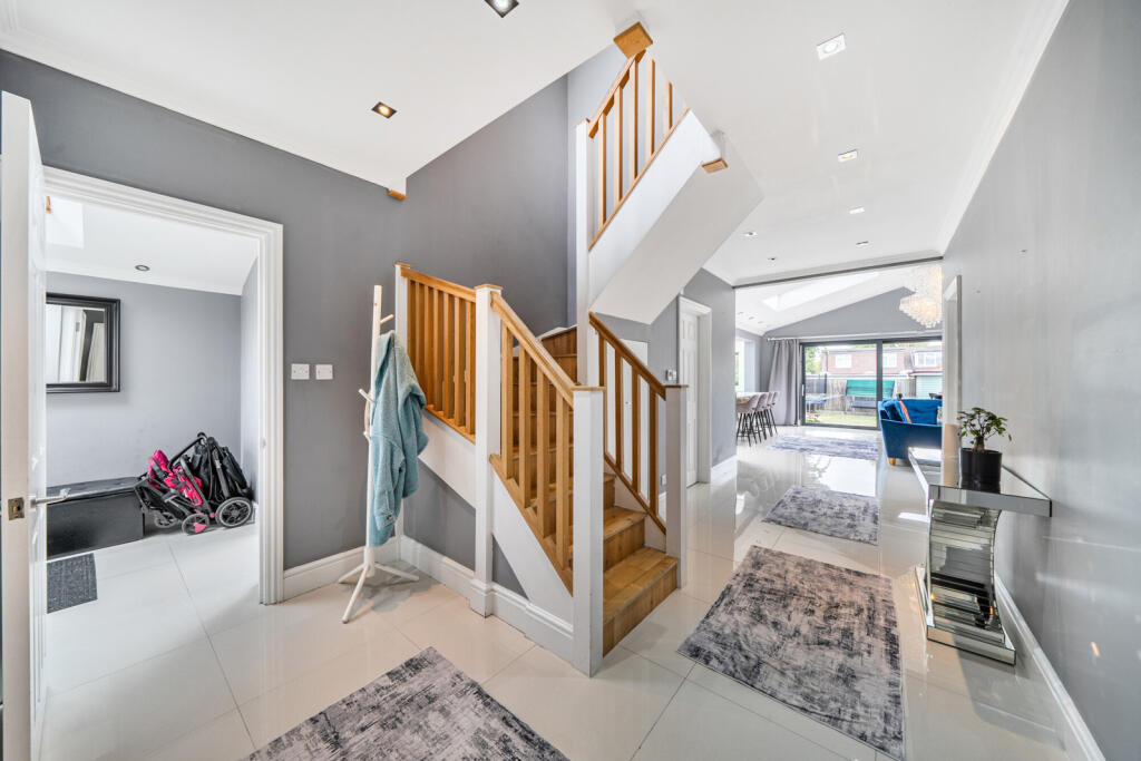 House in Southall - View 4