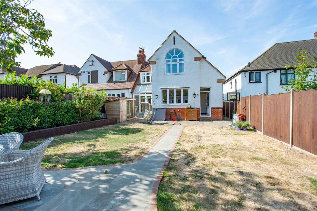 House in Bromley - View 2