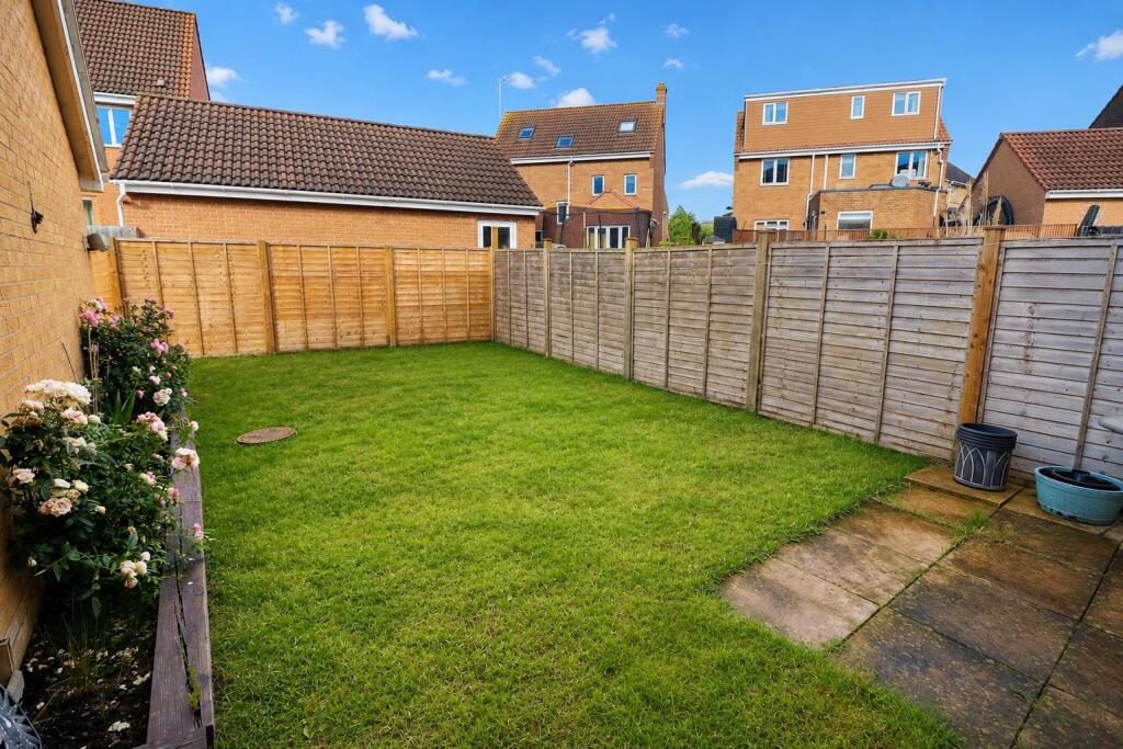 House in Rushden, North Northamptonshire - View 2