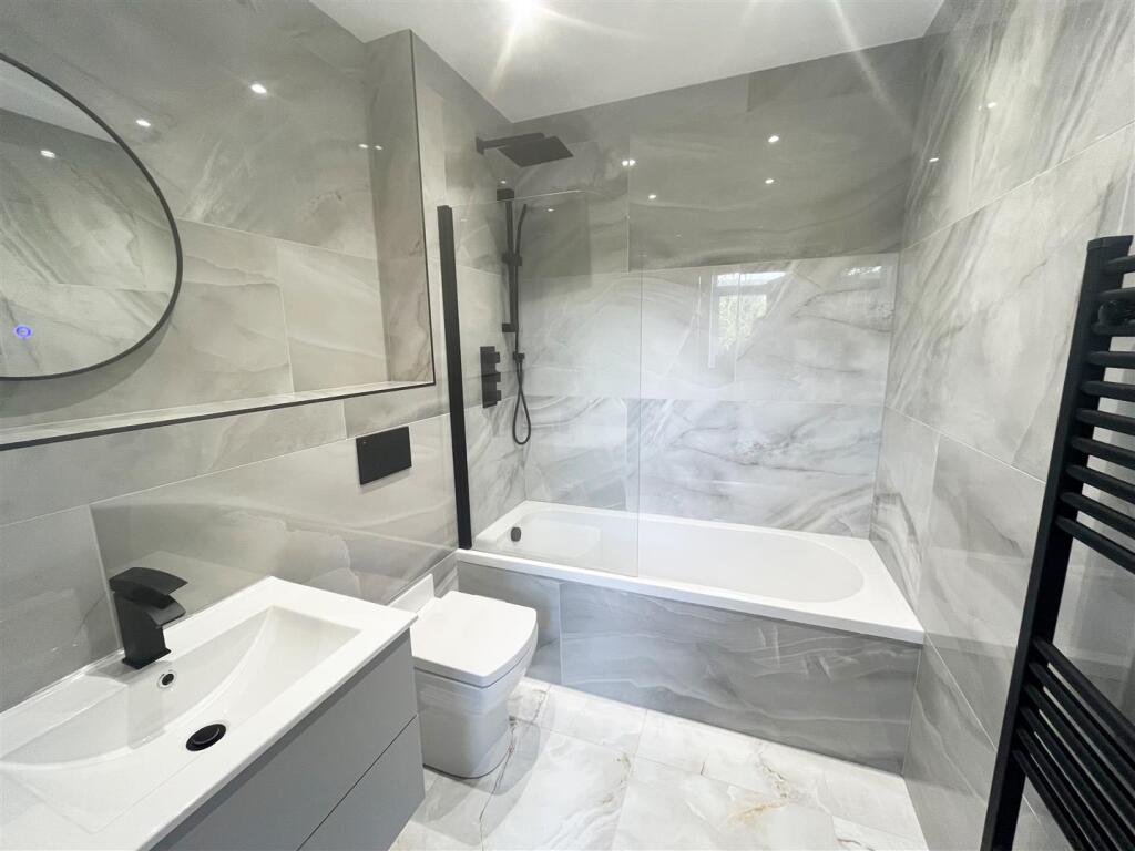 Apartment in Stockport, Handforth - View 5