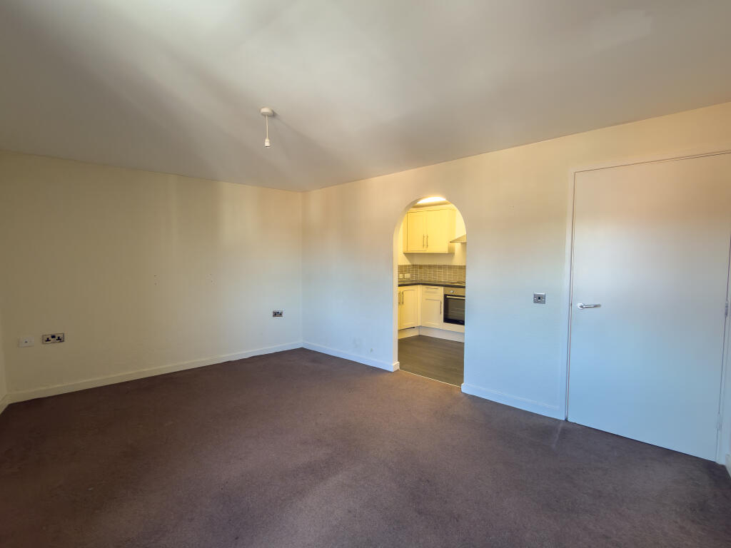 Apartment in North Tyneside, North East - View 4