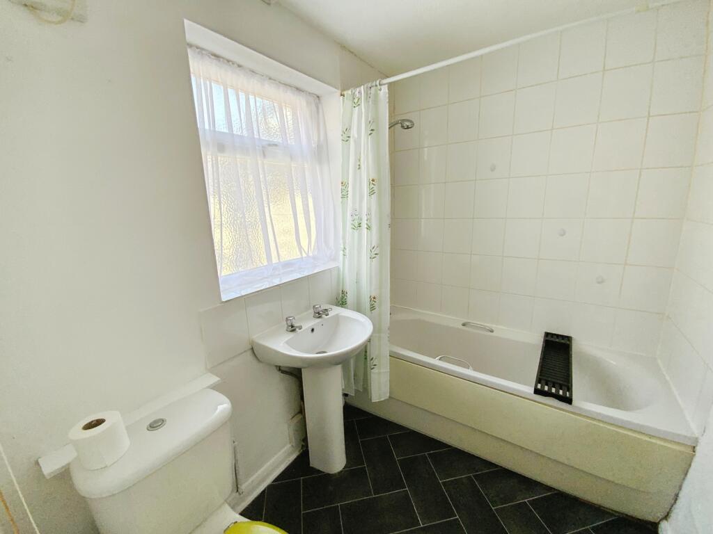 House in Hull - View 5