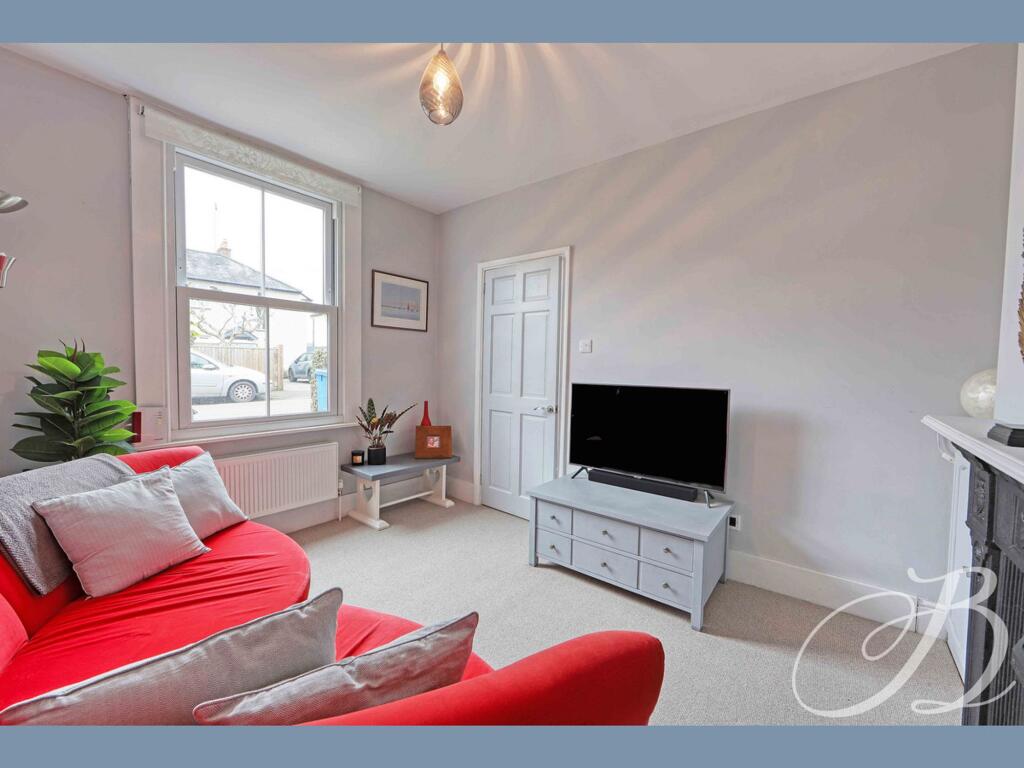 House in Maidenhead, Furze Platt - View 2