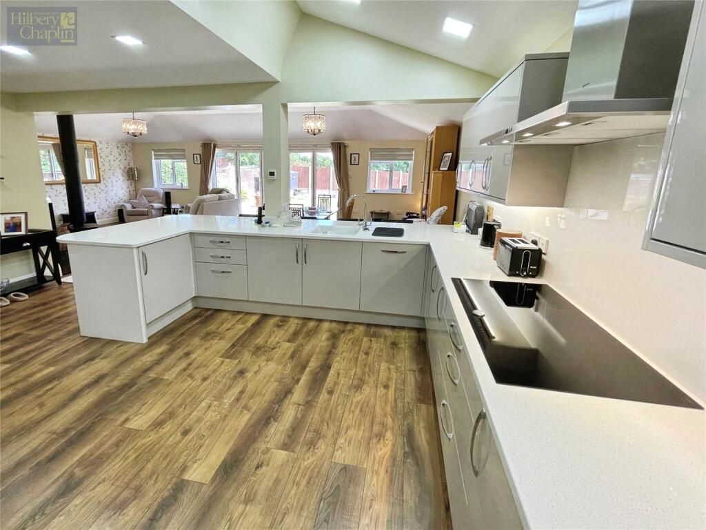 Goodwood Avenue, Hornchurch, RM12 photo 2