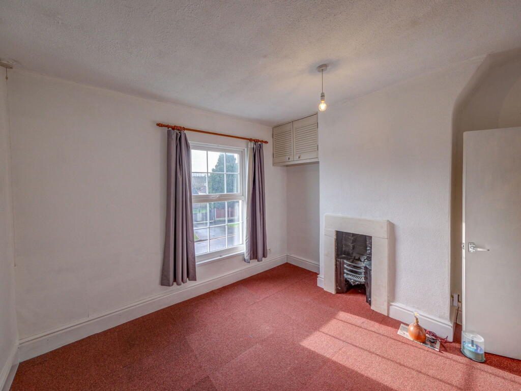 Warrington Road, Lymm, WA13 9BG photo 4