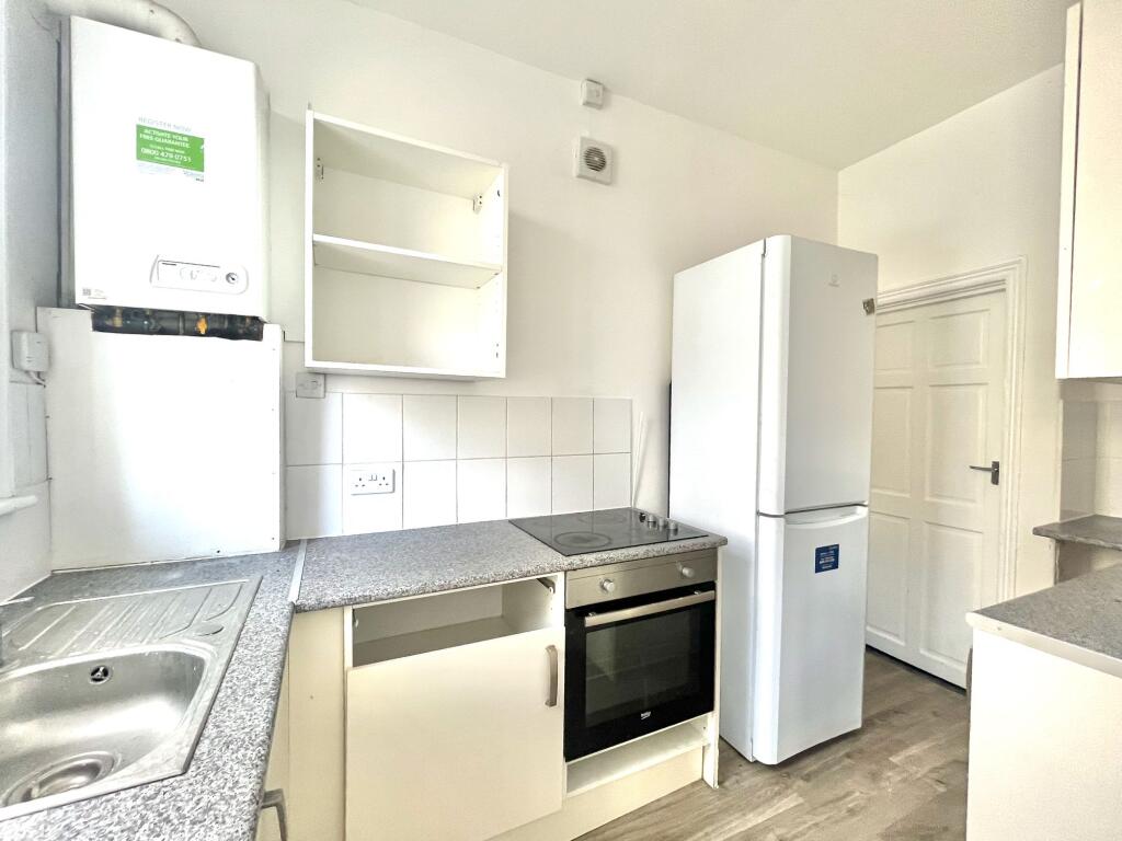 Additional image 3 of Stanacre Place, Bradford, BD3