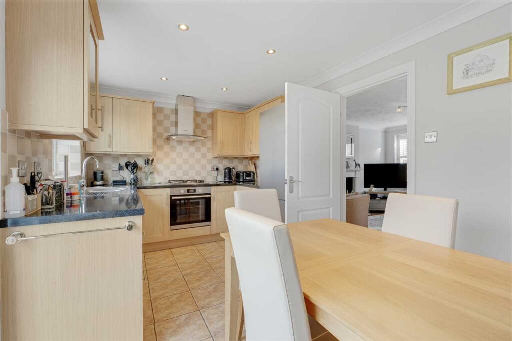 House in Milton Keynes, Monkston, Kents Hill, Monkston and Brinklow - More