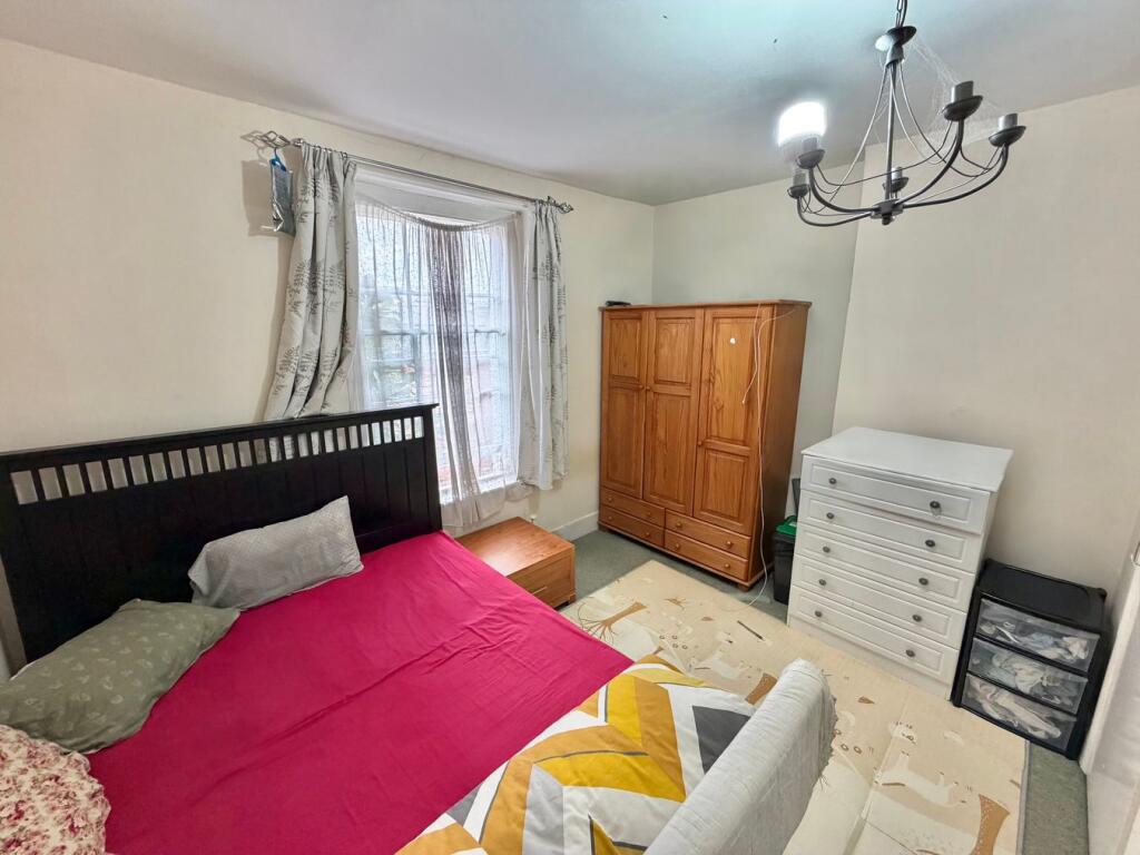 Apartment in Taunton - View 4