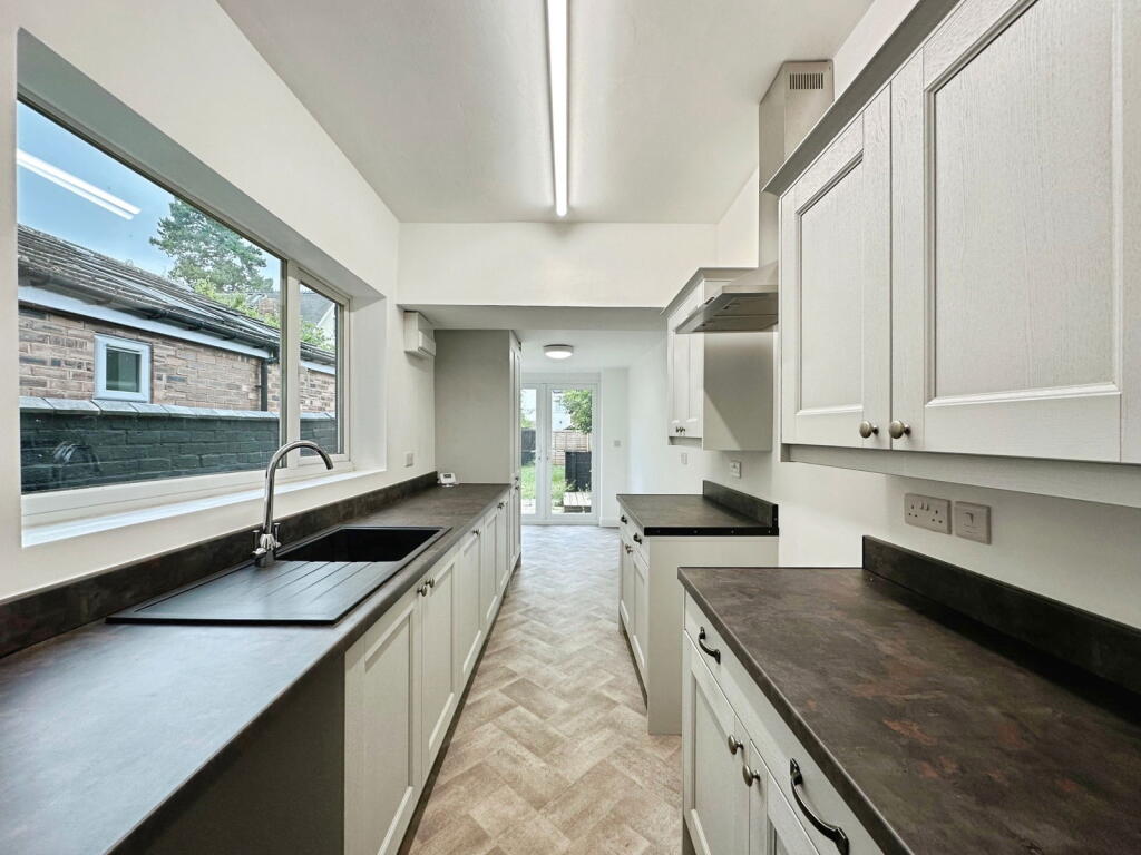 Moatbrook Lane Codsall, Wolverhampton, WV8 1DS photo 4