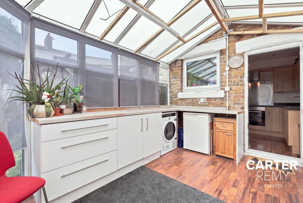 House in Thurrock, Essex - View 4