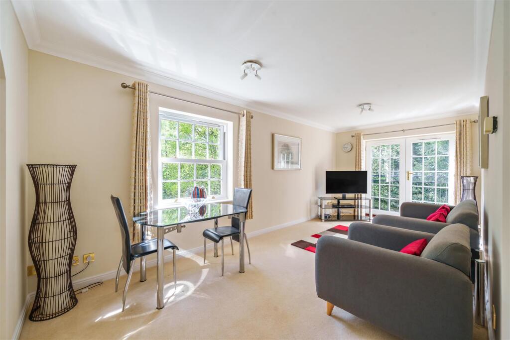Apartment in Wokingham - View 5