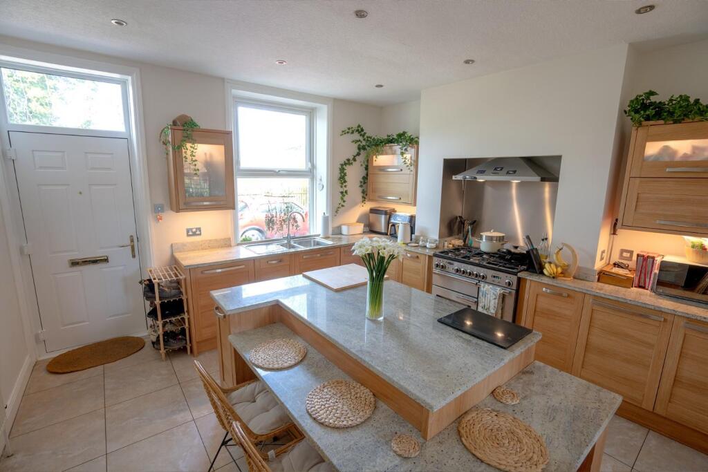 House in Leeds, West Yorkshire - View 3