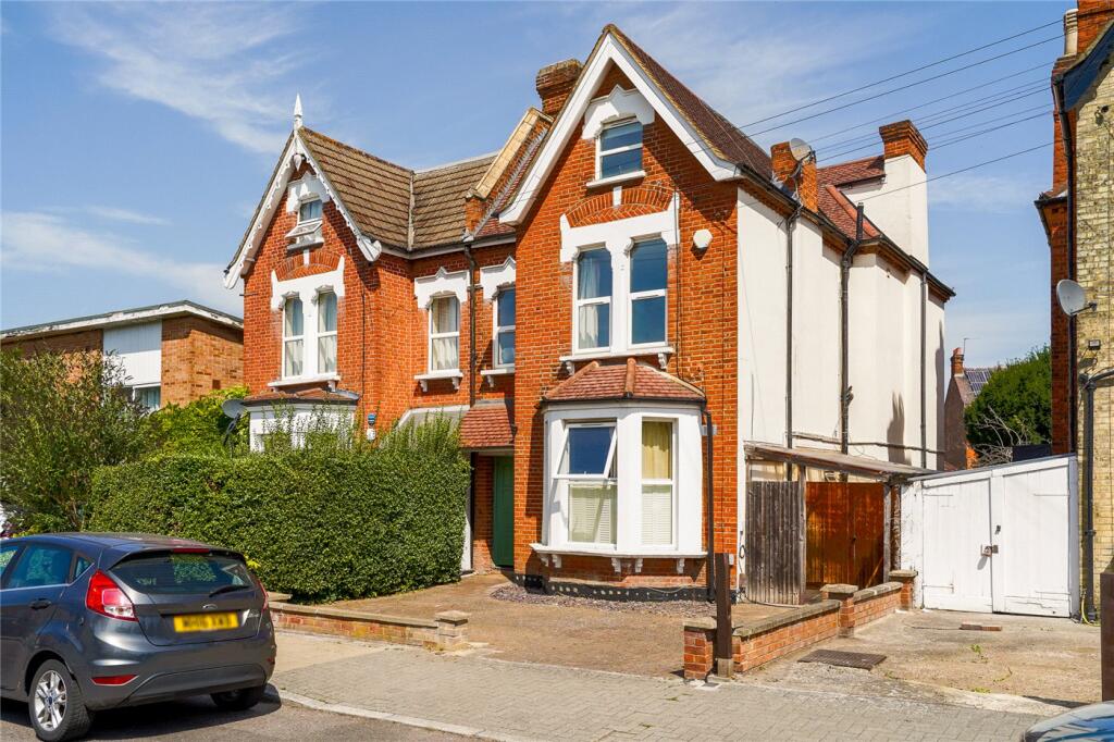2-bed apartment on Hopton Road, London, SW16, £575,000