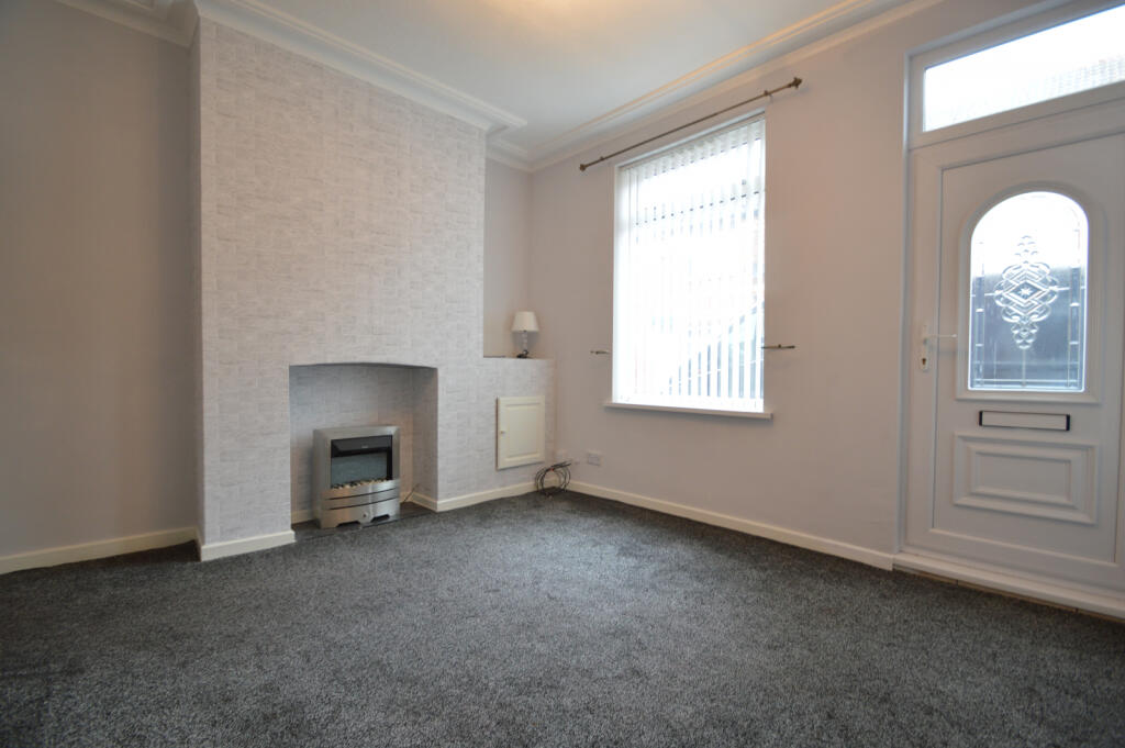 House in Wakefield, Half Acres, Cutsyke - View 4
