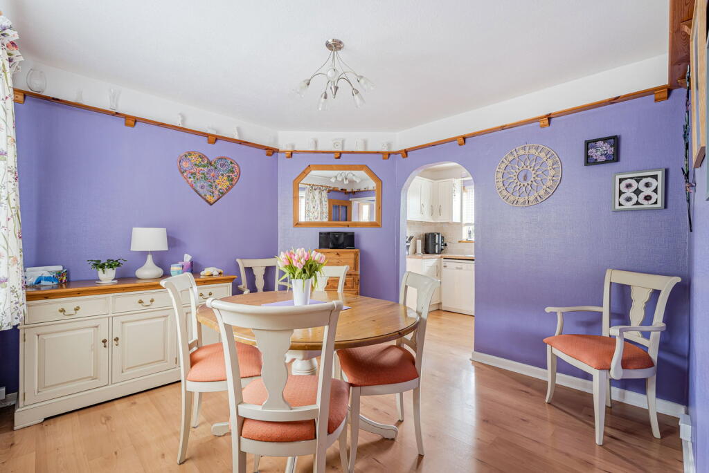 Chestnut Way, Bramley, Guildford, GU5 0JE photo 3
