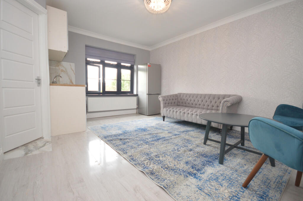 Main image of property: Wincanton Gardens, Ilford, IG6 2BP