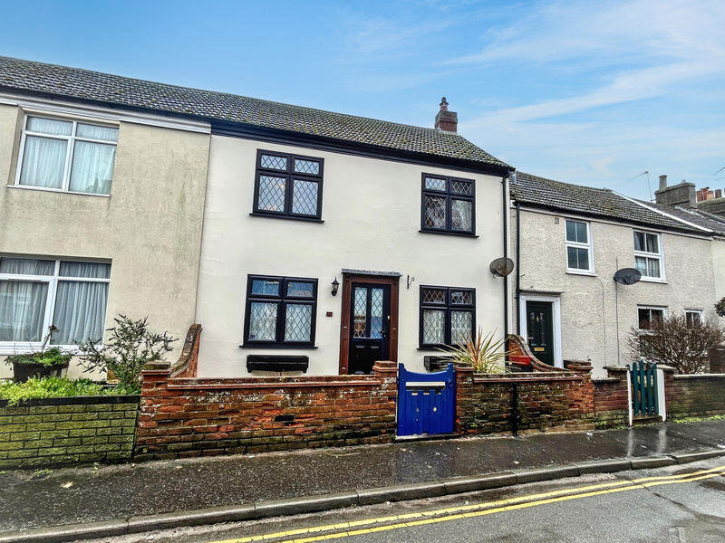 4-bed terraced on Cliff Hill, Gorleston, £375,000