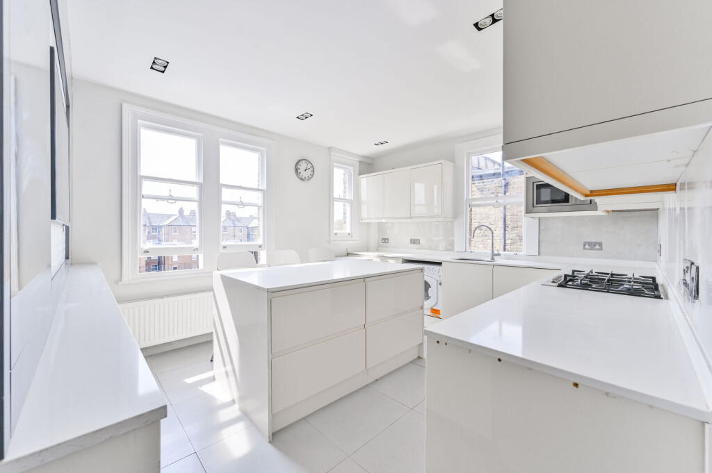 Apartment in London - View 2